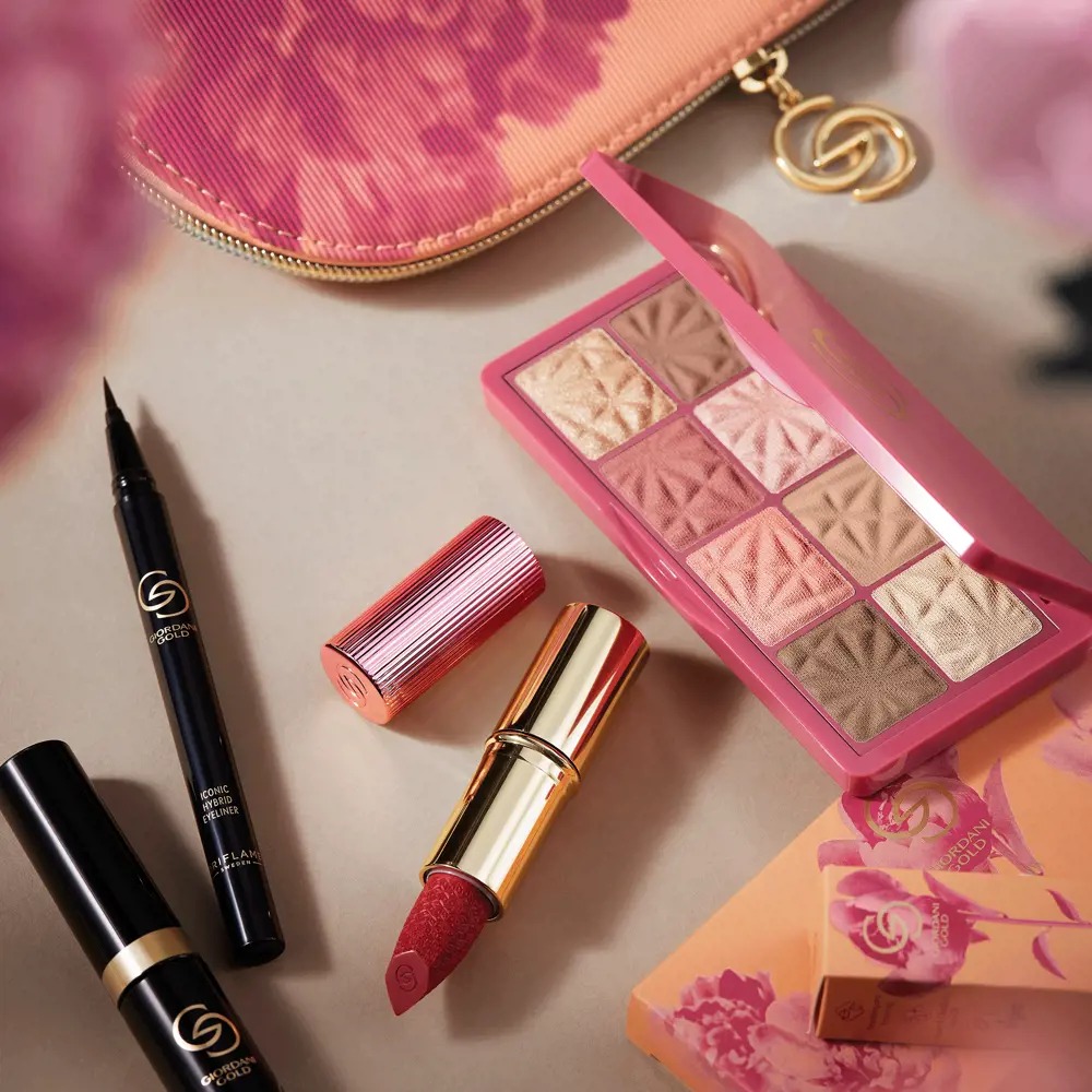 Giordani Gold Fabulous Beauty Face and Eye Palette