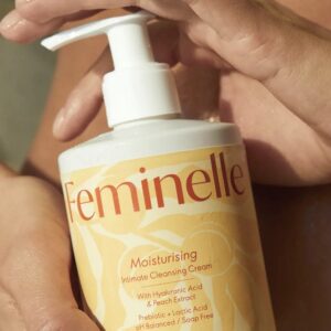 Moisturizing Cleansing Cream Containing Hyaluronic Acid and Peach Extract