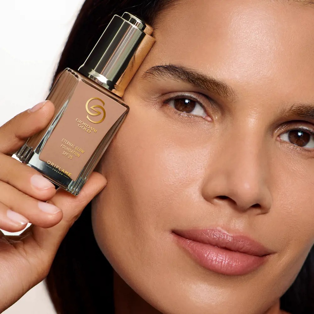 Giordani Gold Eternal Glow Foundation SPF 25